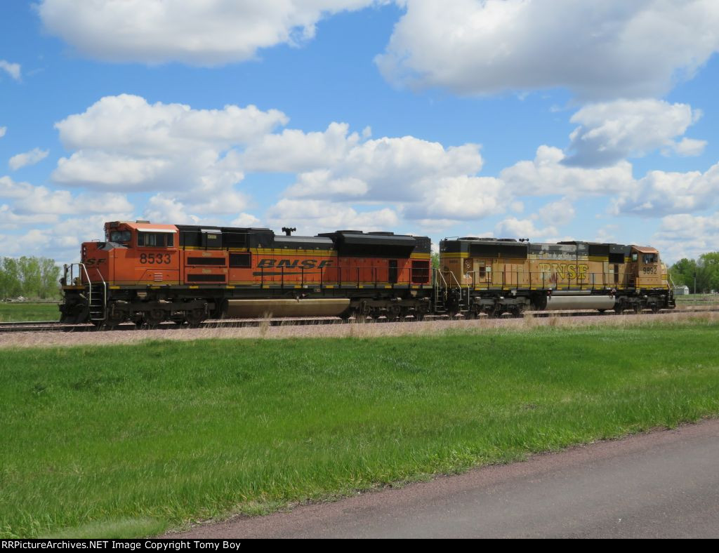 BNSF 8533